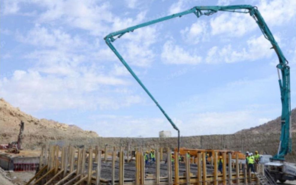 Wadi Al Sail concrete pump and formwork